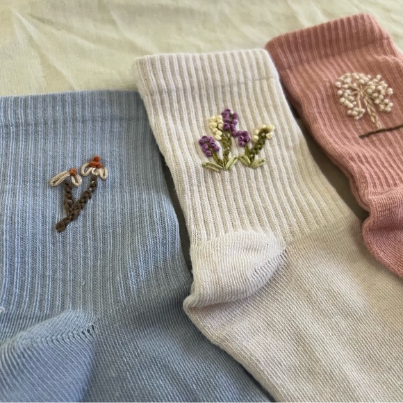 New 3 pair of socks hand embroidery kids size S/M - Picture 3 of 6